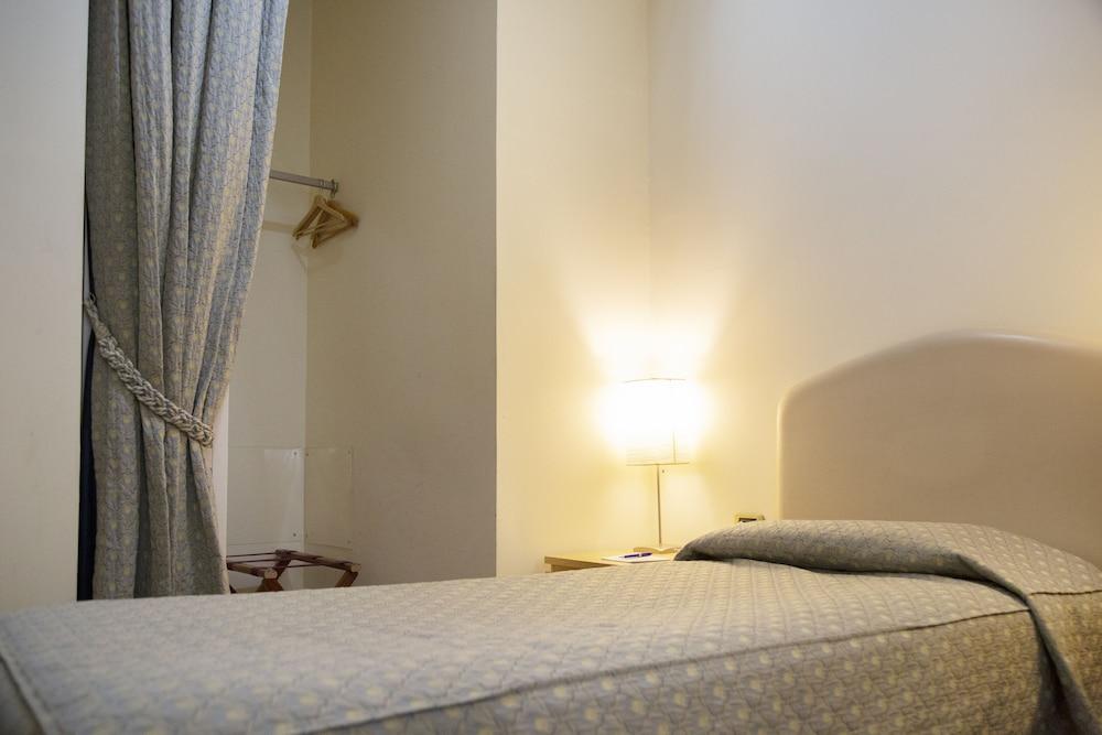 Ih Hotels Milano Eur - Trezzano Sul Naviglio Exterior photo